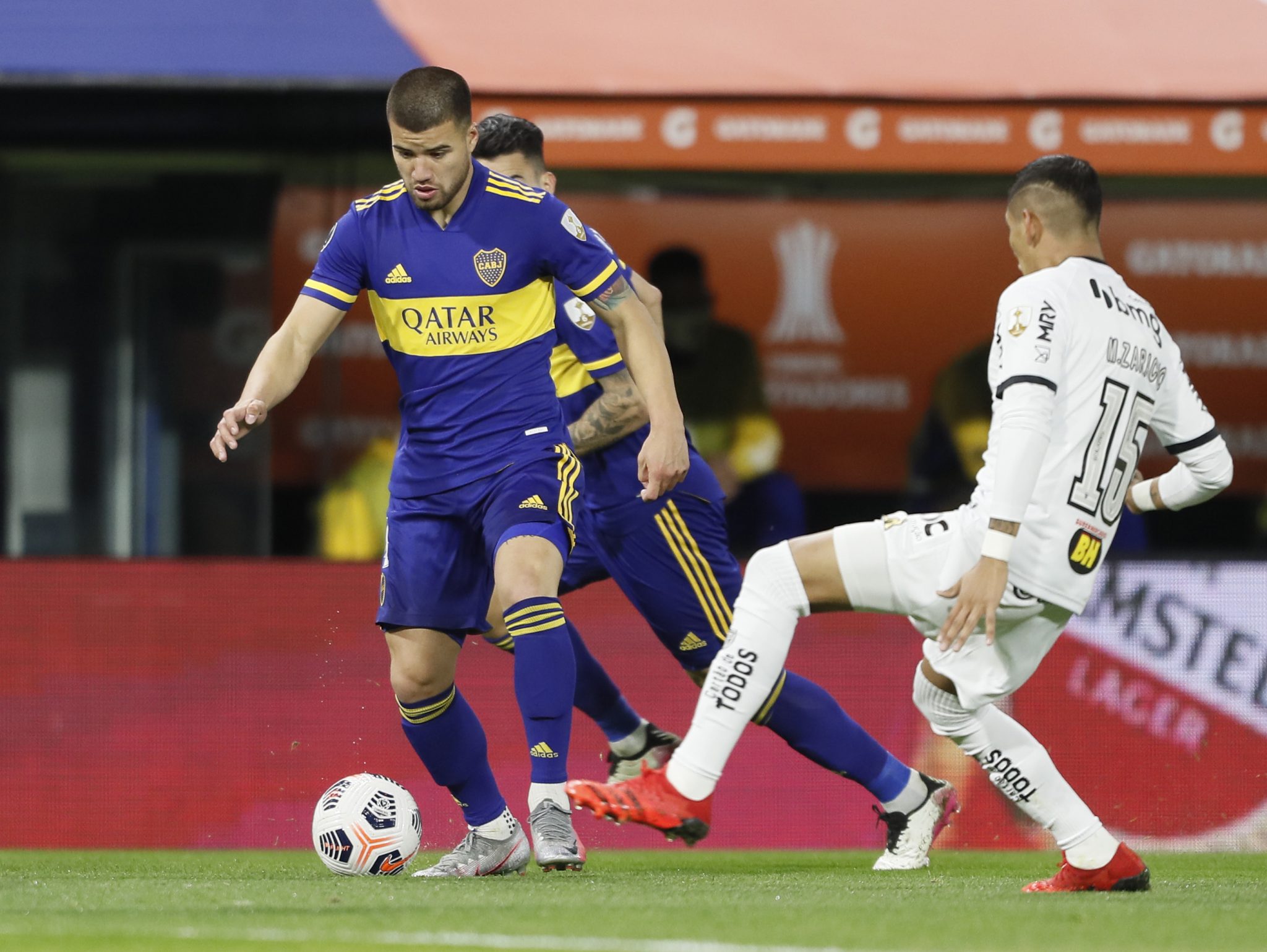 Boca, con un polémico arbitraje, igualó sin goles ante Atlético Mineiro