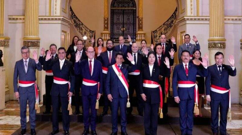 Perú: El presidente presentó a su nuevo Gabinete