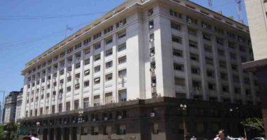 Nuevo canje de bonos internos para aliviar la licitación de esta semana