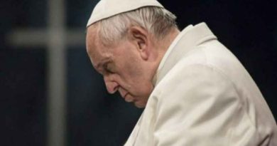 El estado del Papa mejora, pero permanecerá en su residencia por precaución