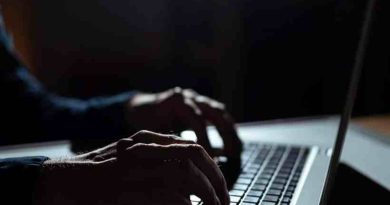 Un rosarino ingresó a una página de encuentros, terminó extorsionado y pagó $400 mil para evitar amenazas