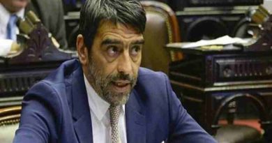Tailhade redobló la apuesta contra Adorni: “Es un hecho de corrupción galopante”