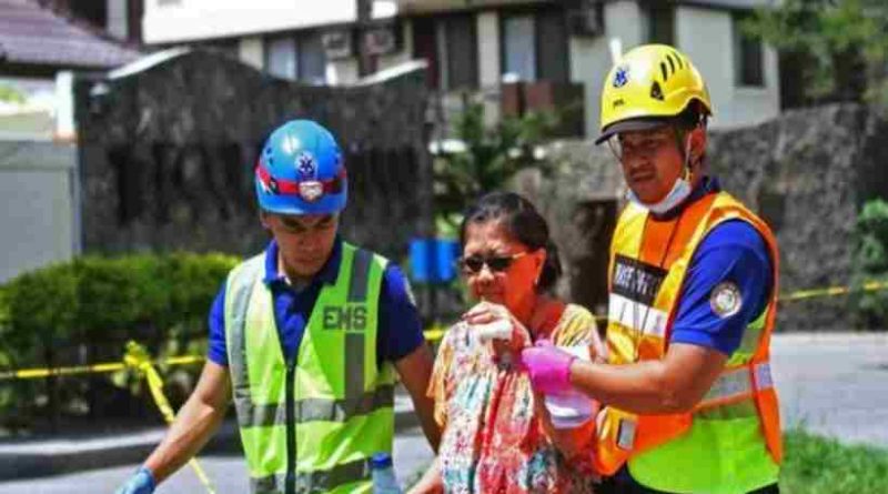Filipinas: Un sismo de 7,5 grados se produjo en el sur del país y derivó en un alerta de tsunami en el Pacífico