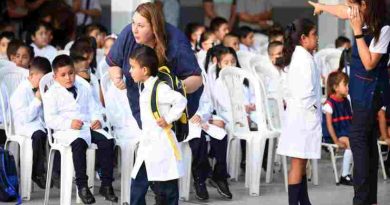 En tiempos difíciles y de mucho desprecio de parte de los gobiernos, los docentes festejan el “Día del Maestro”