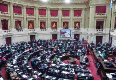 Unión por la Patria pidió una sesión para tratar el mega DNU el martes y busca complicar la votación de la ley Bases