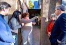 Barrio Las Heras: Javkin presidió entrega domiciliaria de 111 pulsadores del renovado sistema de alarmas comunitarias