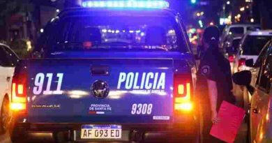 Detuvieron a nueve policías sospechados de prender fuego en el 2024 a un hombre en Rosario