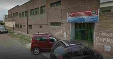 Desplazaron a un profesor que le arrojó un borrador a sus alumnos para que se callaran, en una escuela de Rosario