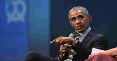 Barack Obama cuestionó el “espectáculo de payasos” en redes tras un video racista de Donald Trump