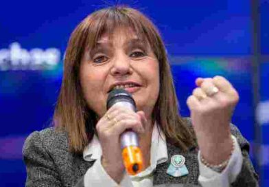 Patricia Bullrich admitió que la emergencia por incendios podría sumarse al temario de extraordinarias