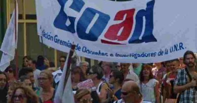 Los docentes de la UNR realizarán un paro de 72 horas la semana próxima