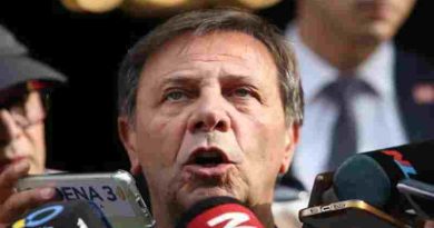 Zago ironiza sobre las internas del Gobierno y dice que “tienen más operaciones que un quirófano”