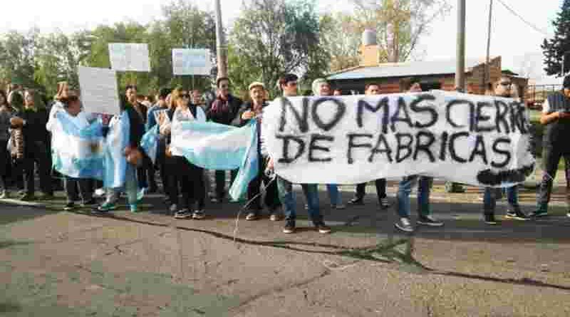 Una empresa argentina líder en su rubro bajó la persiana tras medio siglo y sus trabajadores quedaron en la calle