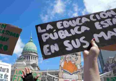 Los sueldos universitarios pierden 32% con Milei: cuánto necesitan para recomponerse