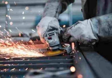 Crisis económica sin fin: La metalúrgica no encuentra piso y sigue en caída libre