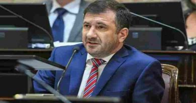Reapareció Kueider: “Los costos de impulsar la Boleta Única se expresan en causas judiciales inventadas” Reapareció Kueider: “Los costos de impulsar la Boleta Única se expresan en causas judiciales inventadas”