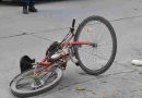 Una broma que treminó mal en Córdoba: Sus amigos le aflojaron una rueda de la bicicleta como broma, se cayó y está grave