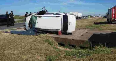 En la autopista Rosario-Santa Fe a la altura de Timbués, un despiste y vuelco de un auto dejó como saldo una persona fallecida