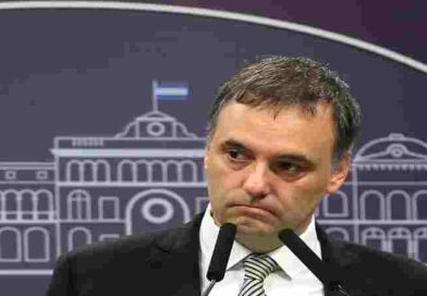 Crece el rechazo a Manuel Adorni: Según Zuban Córdoba su imagen negativa escala al 66% y la mayoría pide su renuncia