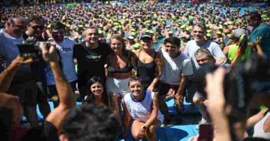 Más de 2.000 personas participaron de la tradicional clase de aquagym en el polideportivo Balneario del Saladillo