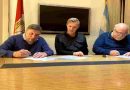 Firman acuerdo titulares y gremio para que los choferes de taxis puedan usar cualquier apps para trabajar