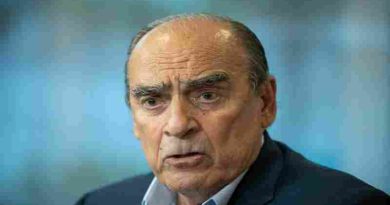 Francos, duro con Adorni: “Yo nunca hubiera estado en esa situación”