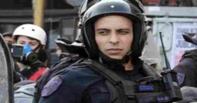 El policía imputado por arrojarle gas a una nena en una marcha pidió el sobreseimiento y negó el hecho