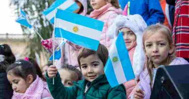 La provincia conmemora el 215° aniversario de la Revolución de Mayo con una celebración popular