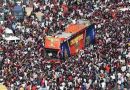 India: Estampida afuera del estadio de críquet en Bengaluru provocó un saldo de 11 muertos y 50 heridos