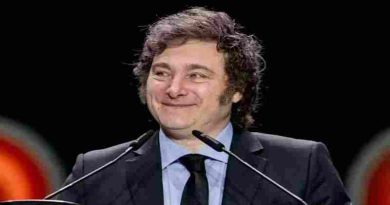 El Presidente celebra sus 55 años, antes del cierre de campaña del jueves en Rosario