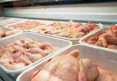 Síntomas de la crisis: el consumo de pollo superó al de carne vacuna por primera vez en la historia
