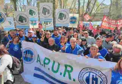 No Docentes UNR apoyan la presentación judicial para el cumplimiento de la “Ley Financiamiento Universitario”