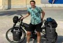 El joven ciclista francés que recorría Irán está detenido, informó Teherán