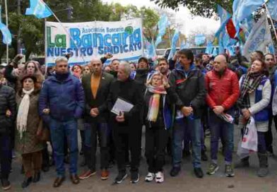 La Bancaria se movilizó este jueves a la Embajada de España por los atropellos del Banco Santander