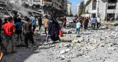 Israel ataca 130 objetivos en Gaza y mata al menos a 33 personas