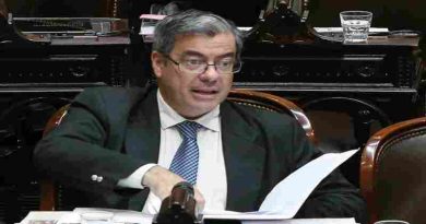 Antes del banderazo, Germán Martínez y Corpacci insistieron en que es “injusta” la domiciliaria de Cristina