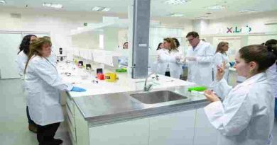 Más de 100 directivos y docentes participaron de la conferencia “Educación de la Ciencia”