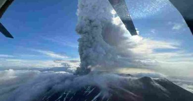 Rusia: El volcán Kracheninnikov entró en erupción tras 450 años y generó máxima alarma en el país