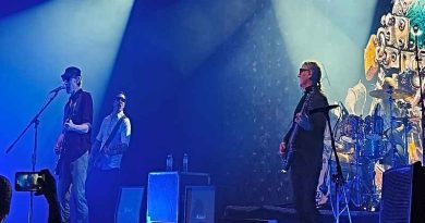Ritual de rock en el Bioceres: “Skay y Los Fakires” encandilaron a sus fanáticos en una noche llena de mística ricotera y de una energía incomparable