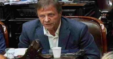 Zago exigió la renuncia de Adorni: “Por el bien del Presidente y de todos los argentinos”