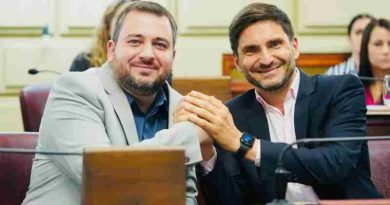 ¿Santa Fe tiene su propio ANDIS?: Denuncian que una ignota Asociación Civil recibió más de mil millones de pesos de parte del gobierno provincial