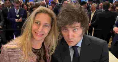Tiene que venir un tiempo de gente normal, el personaje del loco ya está agotado y la hermana no da el nivel