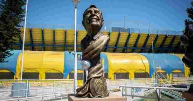 Profeta eterno en su tierra: Miguel Ángel Russo fue inmortalizado en el Gigante de Arroyito con una estatua Profeta eterno en su tierra: Miguel Ángel Russo fue inmortalizado en el Gigante de Arroyito con una estatua