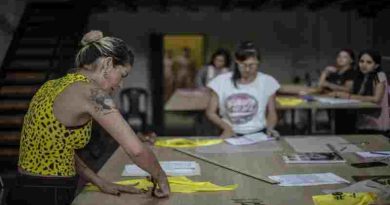 Las Cosedoras de Rosario, un encuentro de hilos y comunidades en La Noche de las Peatonales