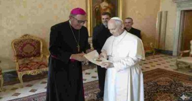 El Papa León XIV ya tiene la medalla del Tricentenario y el intendente lo invitó a visitar la ciudad El Papa León XIV ya tiene la medalla del Tricentenario y el intendente lo invitó a visitar la ciudad