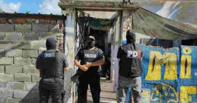 Seis aprehendidos por venta de droga en Empalme Graneros Seis aprehendidos por venta de droga en Empalme Graneros