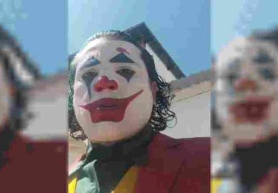 Un hombre quiso votar disfrazado de “El Joker” y como no lo dejaron se fue