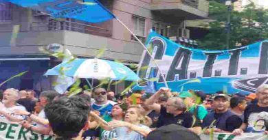 La marina mercante se sumó al repudio por la presencia de Milei en Rosario:  “Este gobierno es cobarde, ajustador del pueblo y vendepatria”, afirmó Marcelo Zabala La marina mercante se sumó al repudio por la presencia de Milei en Rosario:  “Este gobierno es cobarde, ajustador del pueblo y vendepatria”, afirmó Marcelo Zabala