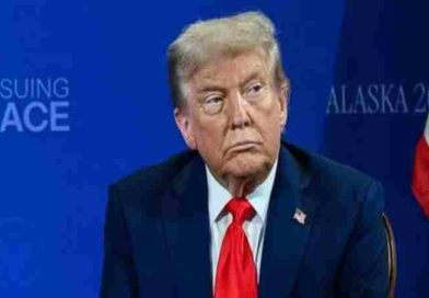 Estados Unidos: Trump anunció una pausa para guiar barcos a salir del estrecho de Ormuz