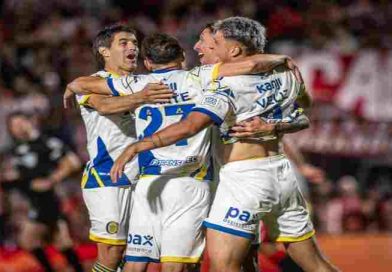 El invencible Rosario Central paseó por Córdoba su invicto con un nuevo triunfo y de paso, se convirtió en finalista de la Supercopa Internacional